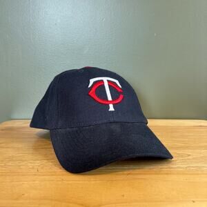 Minnesota Twins MLB Baseball Navy Blue Red Strapback Hat